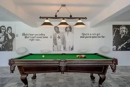 Hospitality Expert Zeppelin - Tour Pool Bar